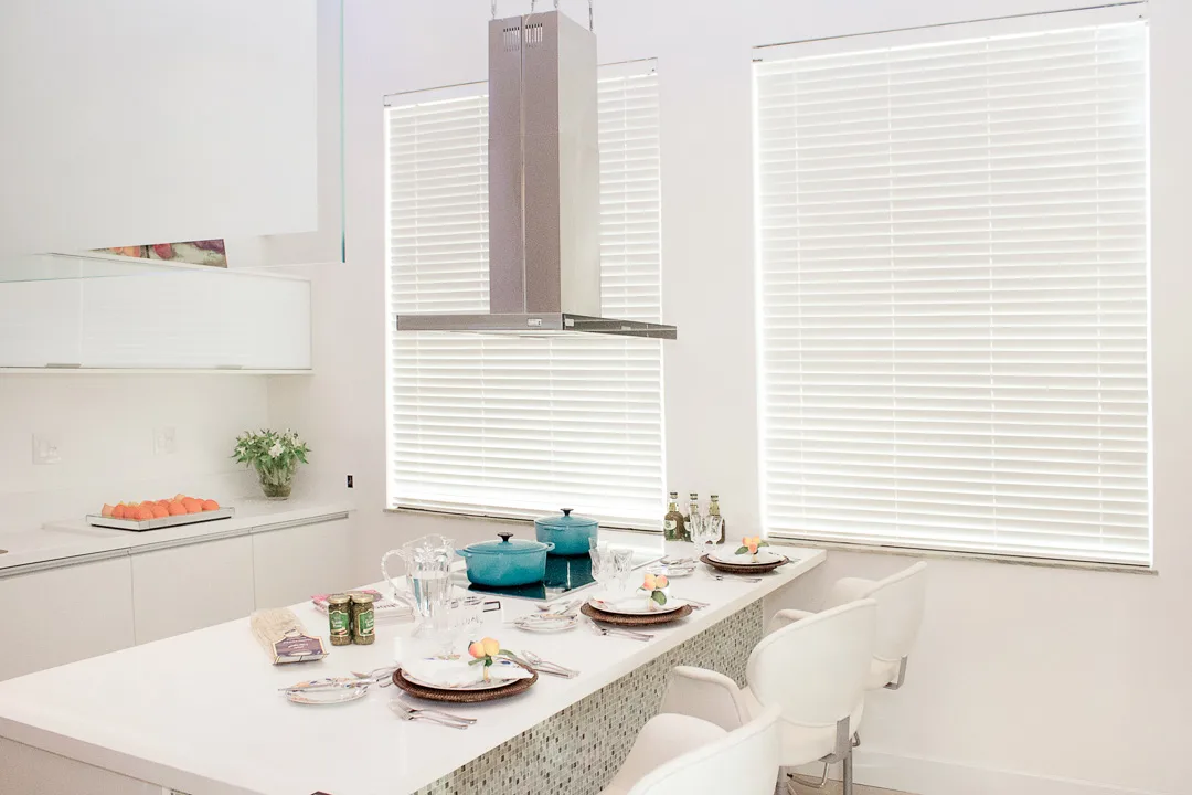 Persianas Amorim — alumínio, madeira, vertical