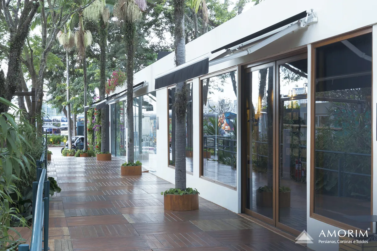 Toldo Milão em varanda residencial