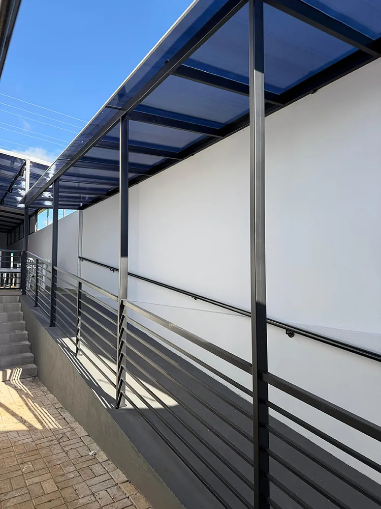 Módulos metálicos — Grupo Adriel