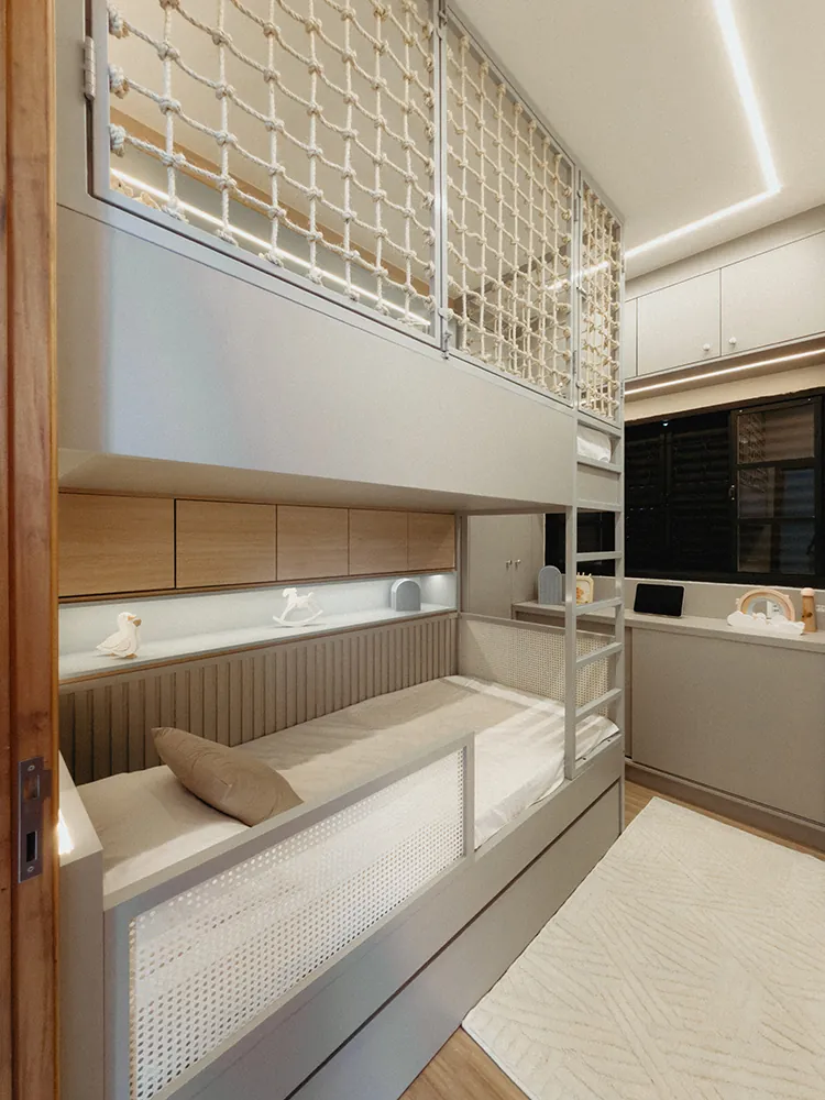 Escrivaninha de estudo em quarto infantil — Grupo Adriel Avaré