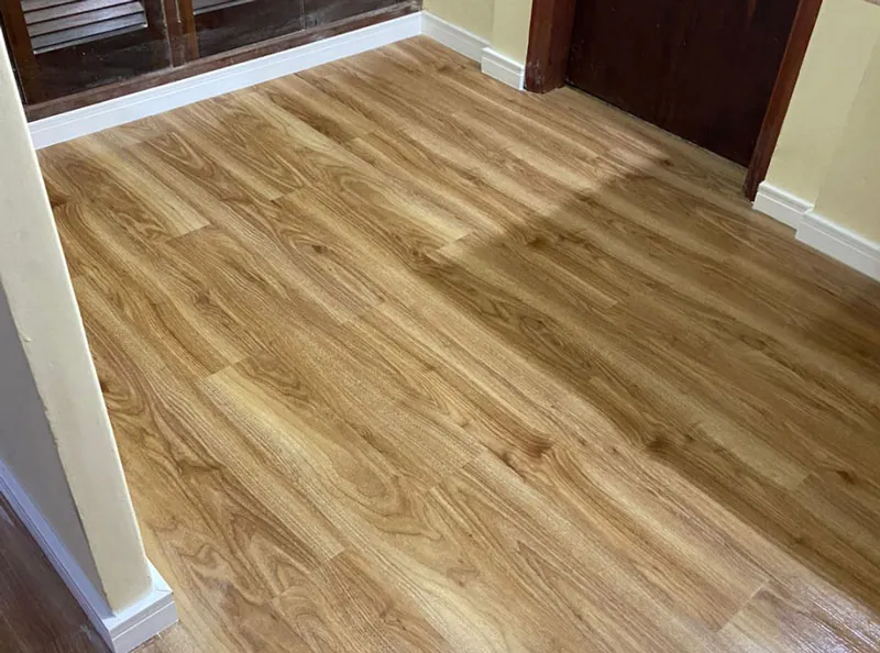 Pisos Vinílicos SPC e colados — Ecomex, PiX e Tarkett em Avaré